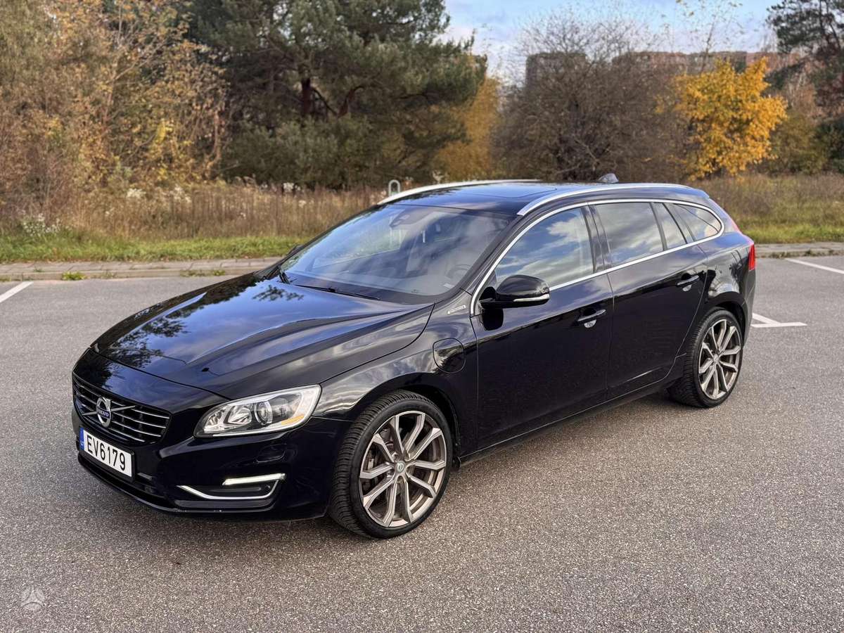 Volvo V60 2013 — вигляд ззаду