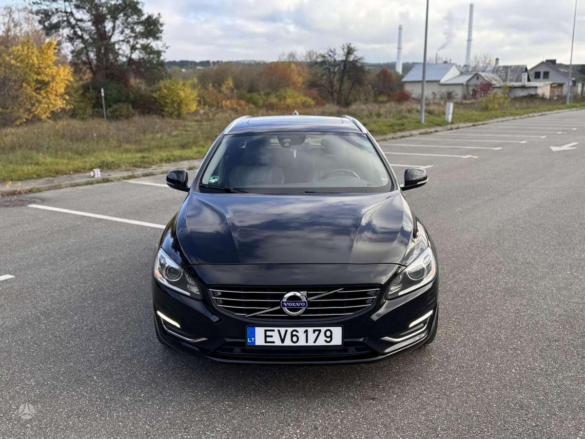 Volvo V60 2013 — салон