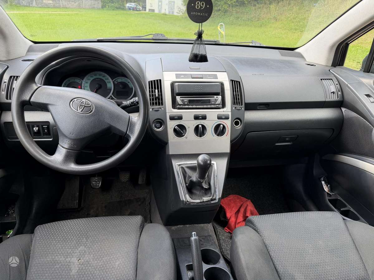 Toyota Corolla 2005 — photo 6