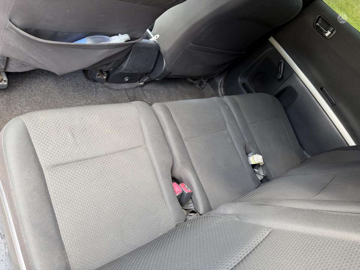 Toyota Corolla 2005 — photo 7