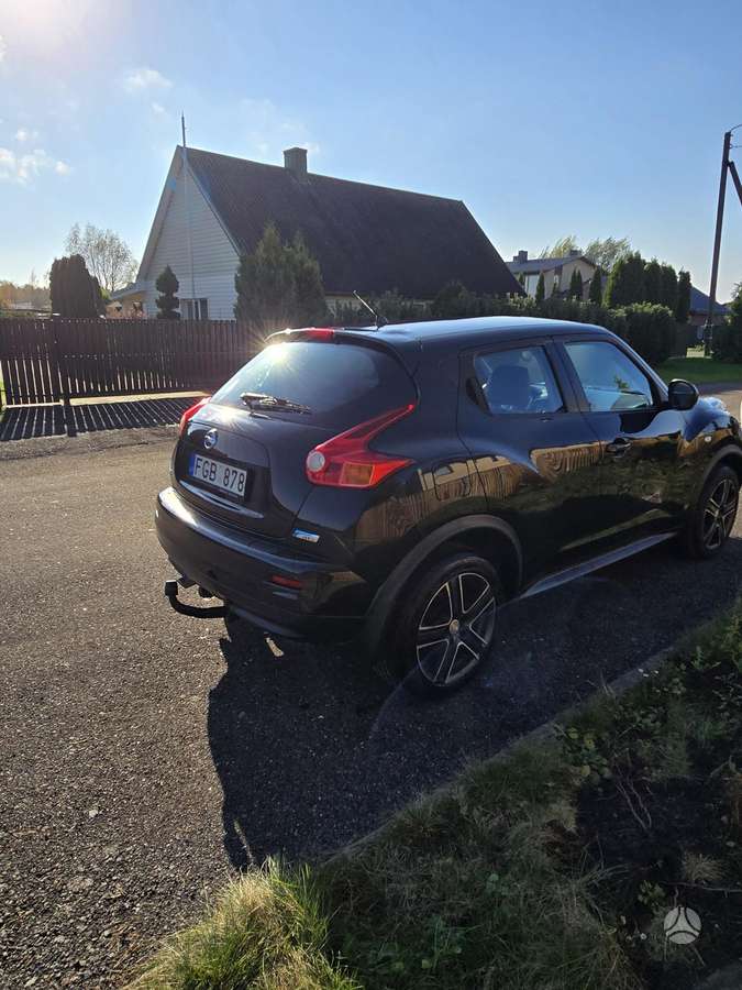 Nissan Juke 2011 — двигун 1461 cm³, 110 HP (81kW)