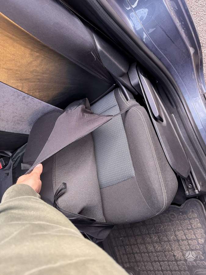 Ford S-MAX 2011 — photo 11