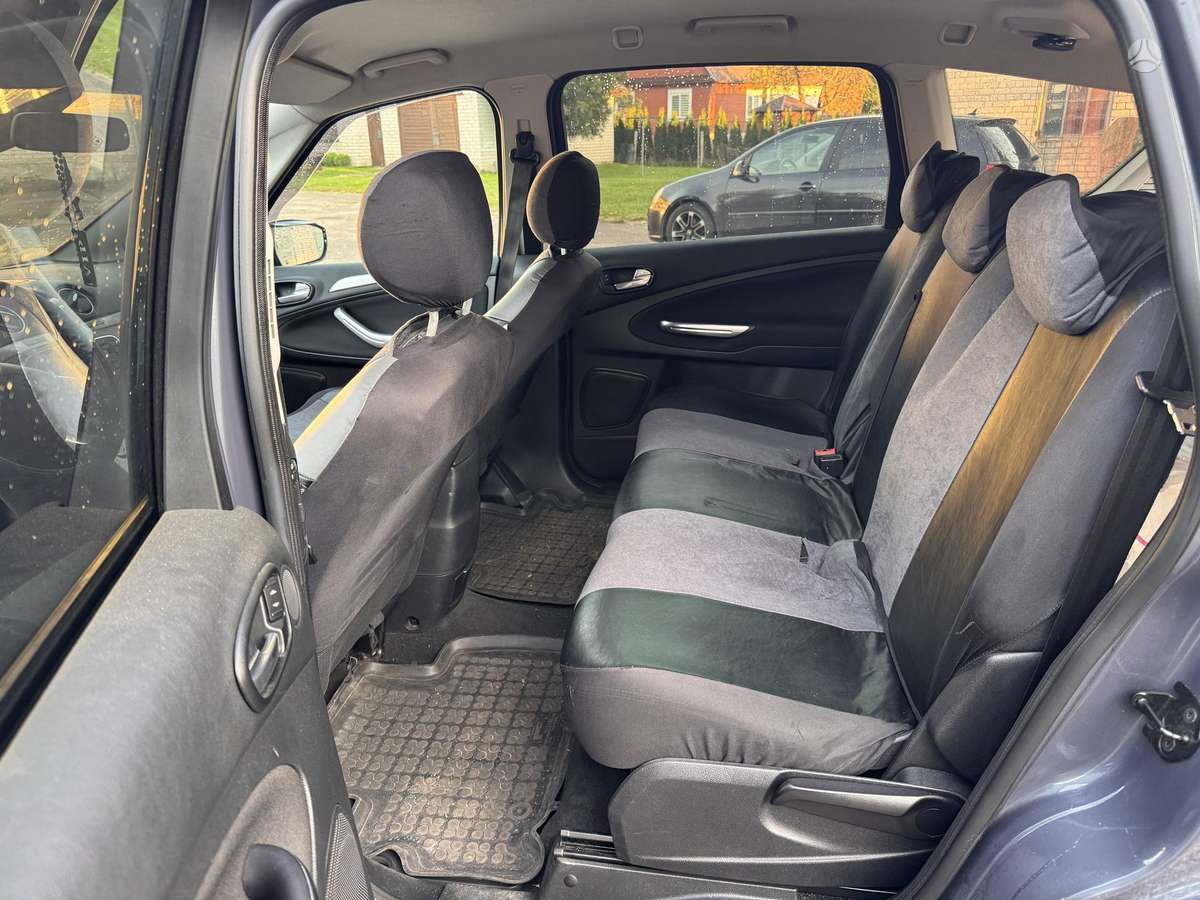 Ford S-MAX 2011 — photo 12