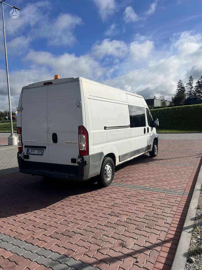 Peugeot Boxer 2010 — rear view