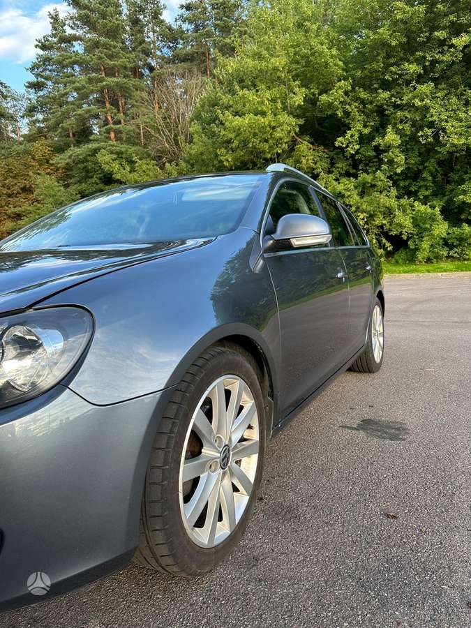 Volkswagen Golf 2009 — rear view