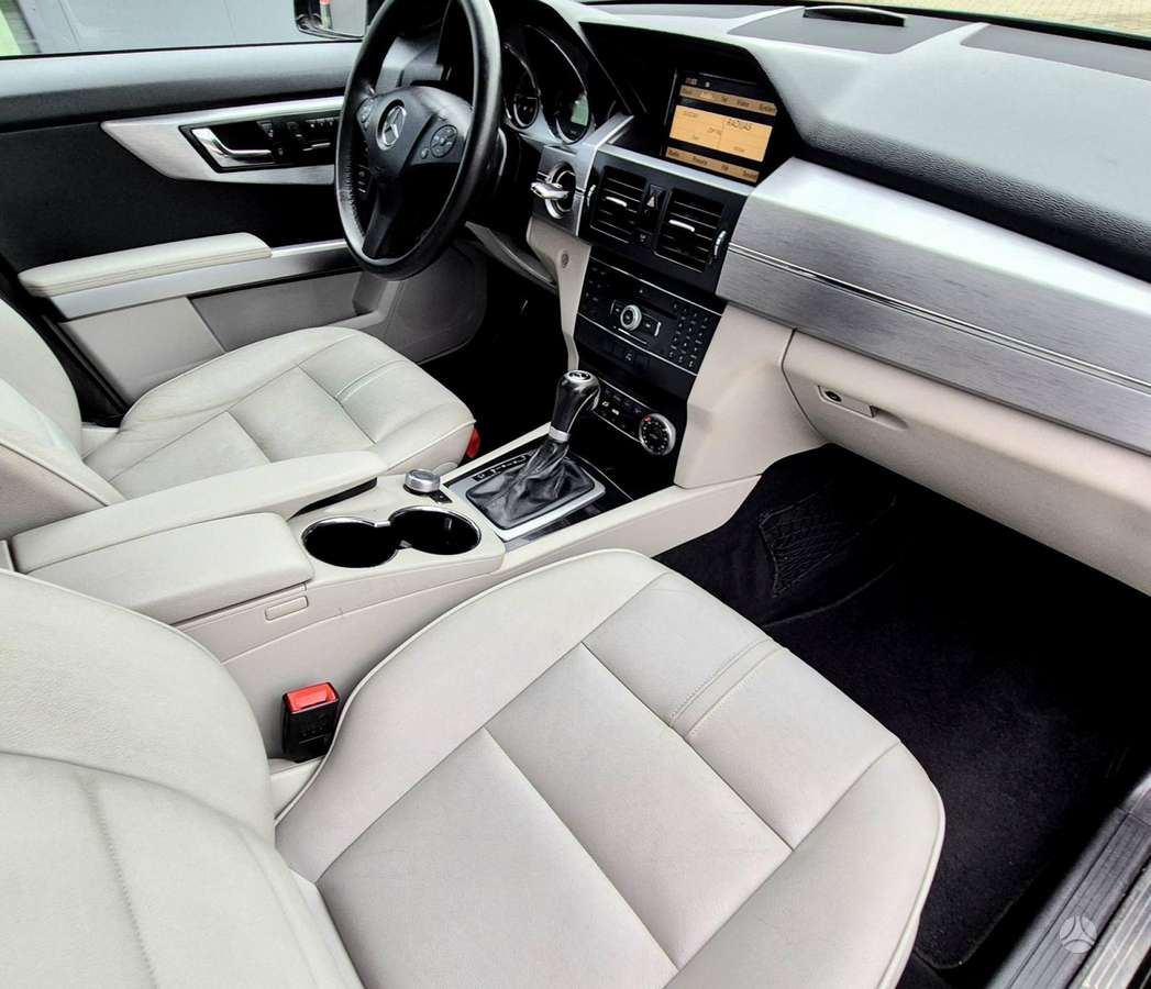 Mercedes-Benz GLK220 2010 — photo 17