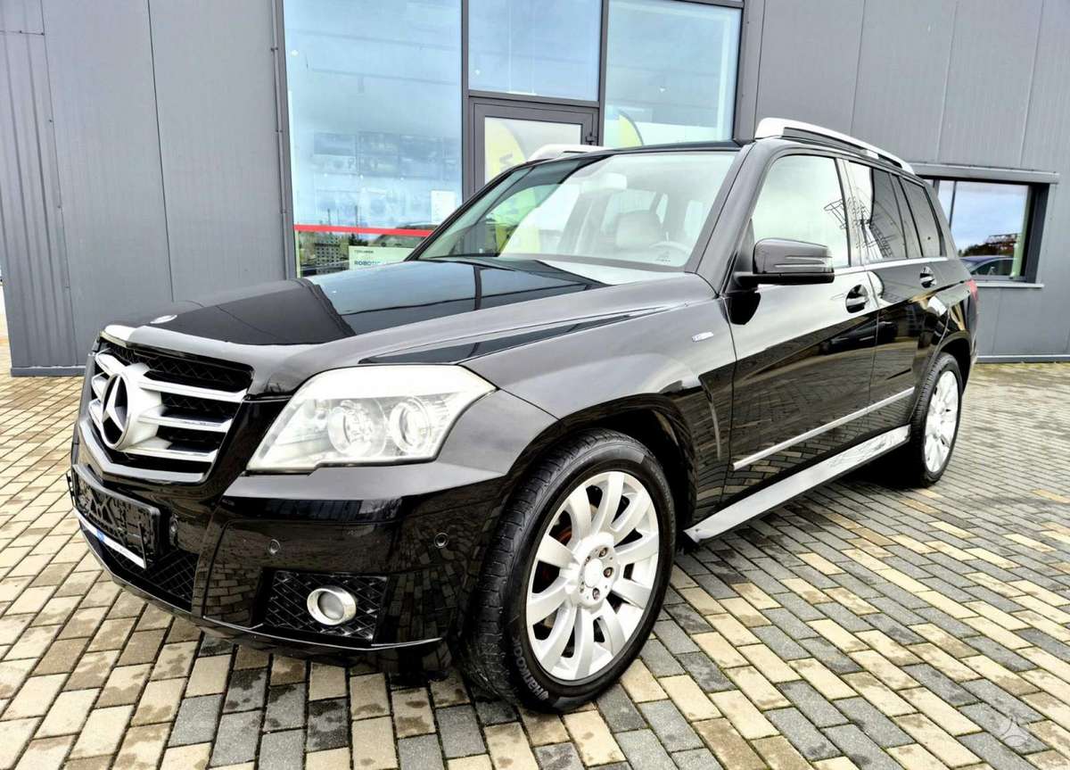 Mercedes-Benz GLK220 2010 — interior