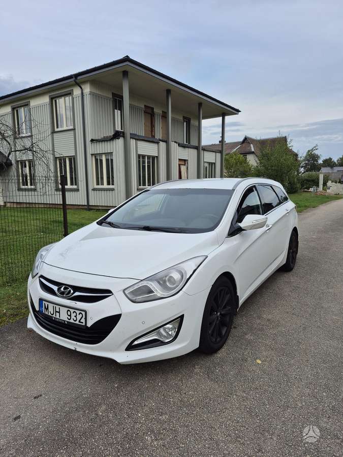 Hyundai i40 2011 — вигляд ззаду