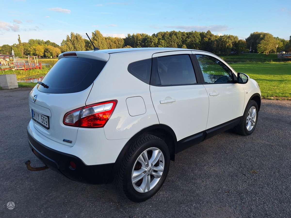 Nissan Qashqai 2011 — двигун 1500 cm³