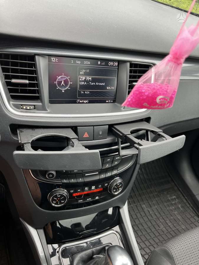 Peugeot 508 2011 — photo 17