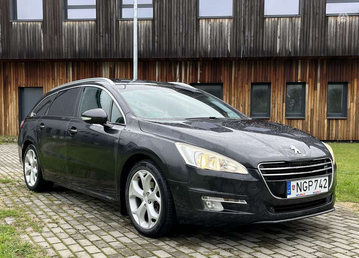 Peugeot 508 2011 — interior