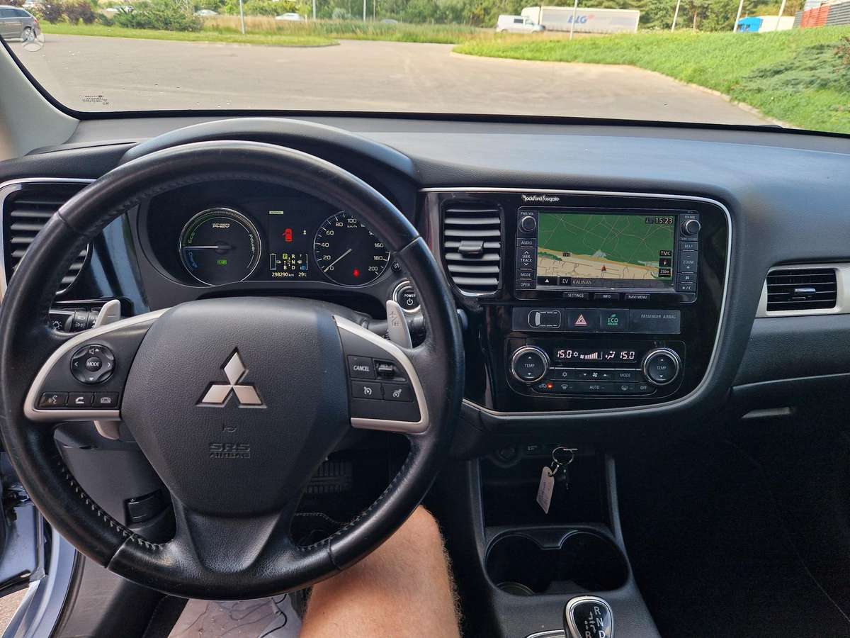 Mitsubishi Outlander 2013 — photo 10