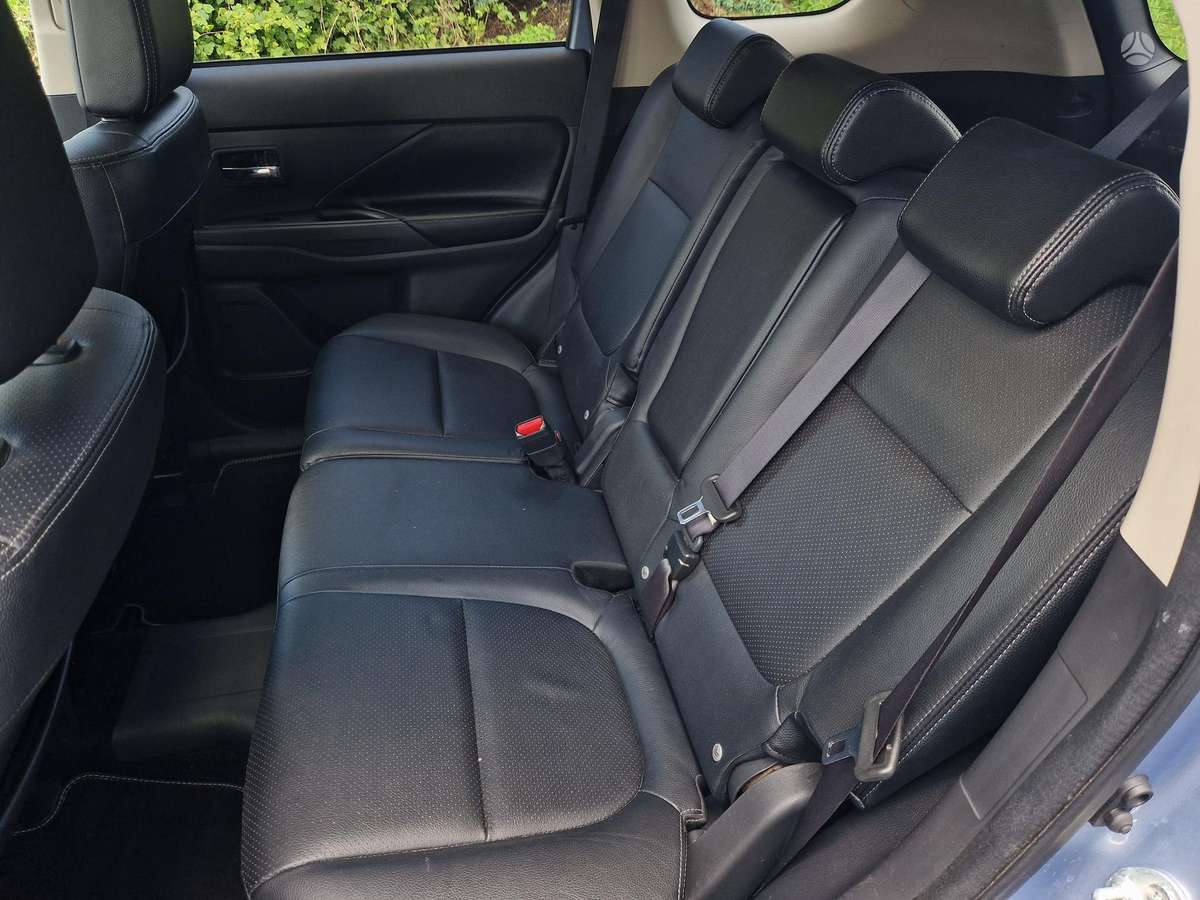 Mitsubishi Outlander 2013 — photo 11