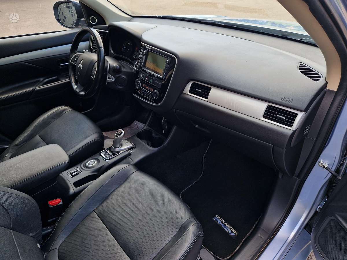 Mitsubishi Outlander 2013 — photo 14