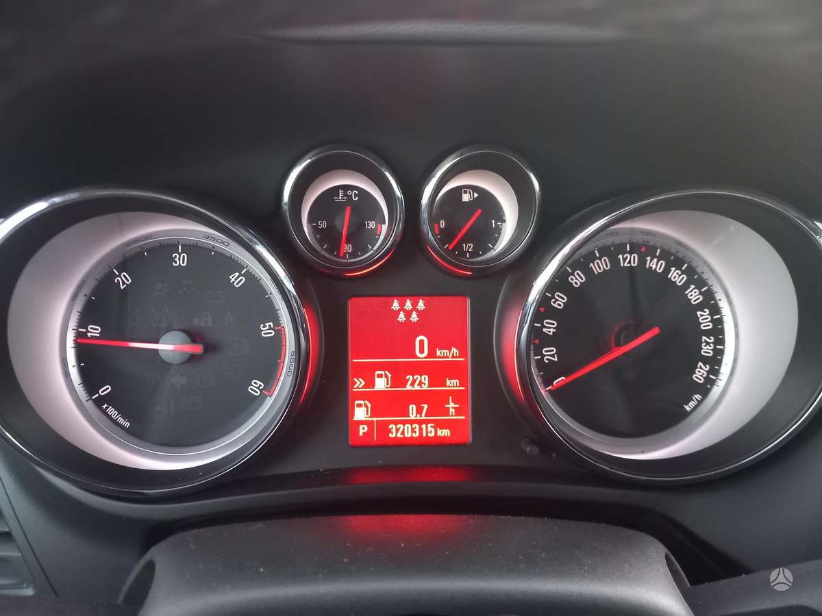 Opel Zafira 2013 — photo 17