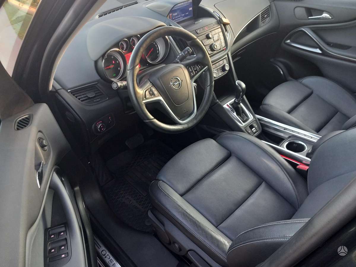 Opel Zafira 2013 — photo 7