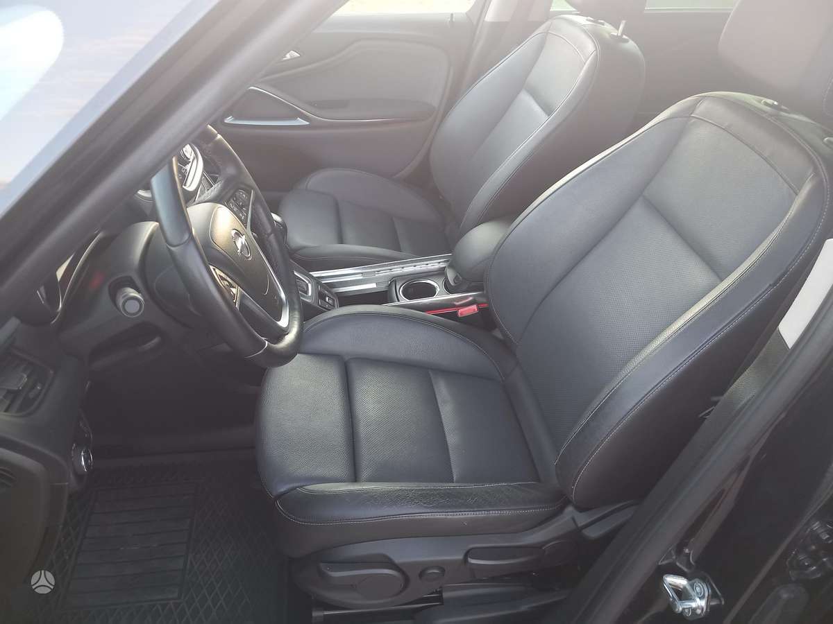 Opel Zafira 2013 — photo 8