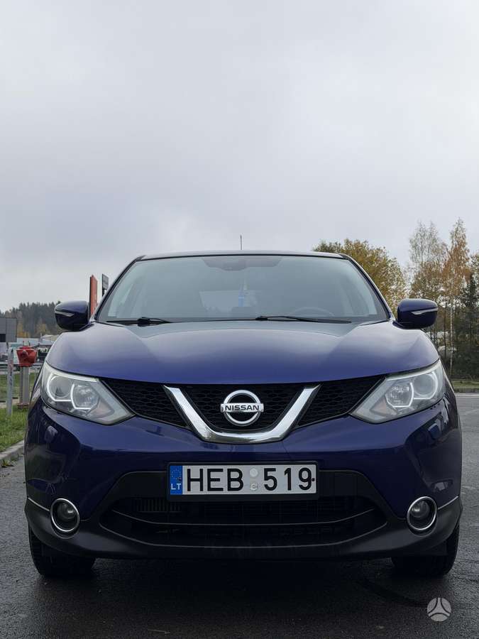 Nissan Qashqai 2014 — rear view