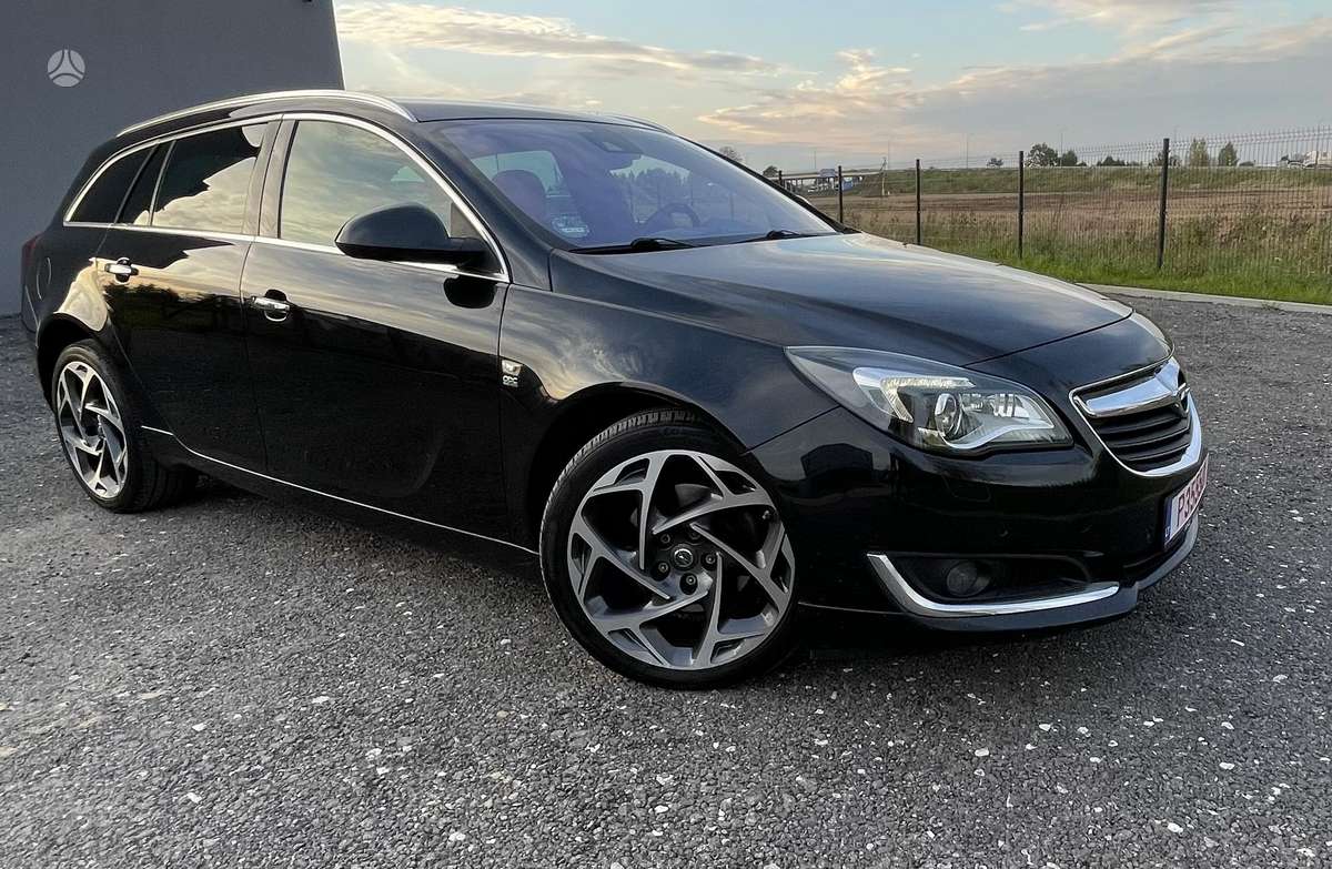 Opel Insignia 2015 — rear view