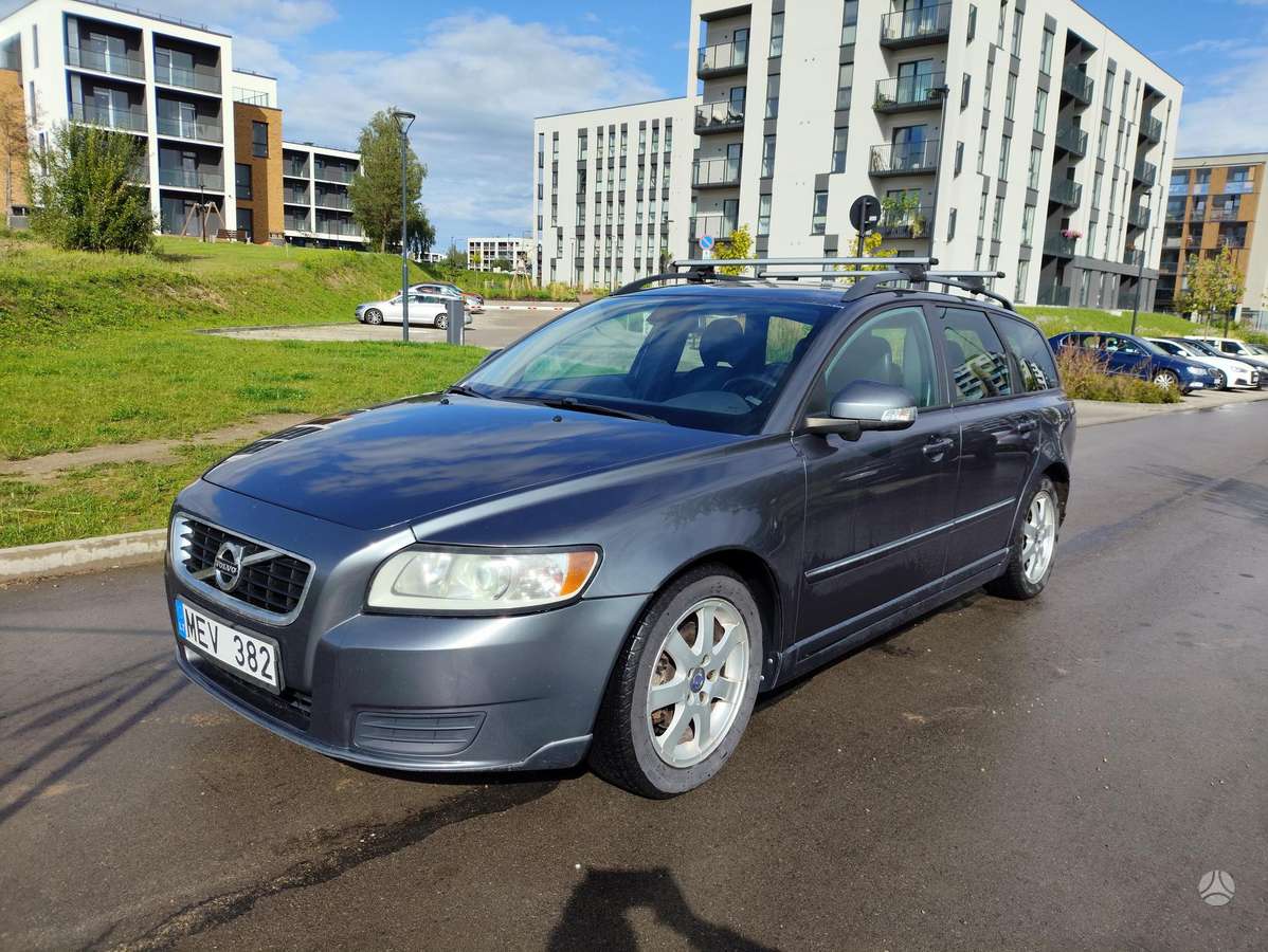 Volvo V50 2010 — вигляд ззаду