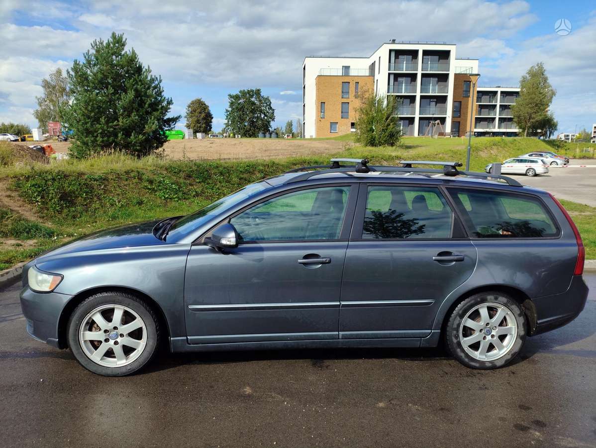 Volvo V50 2010 — двигун 1600 cm³, 109 HP (80kW)