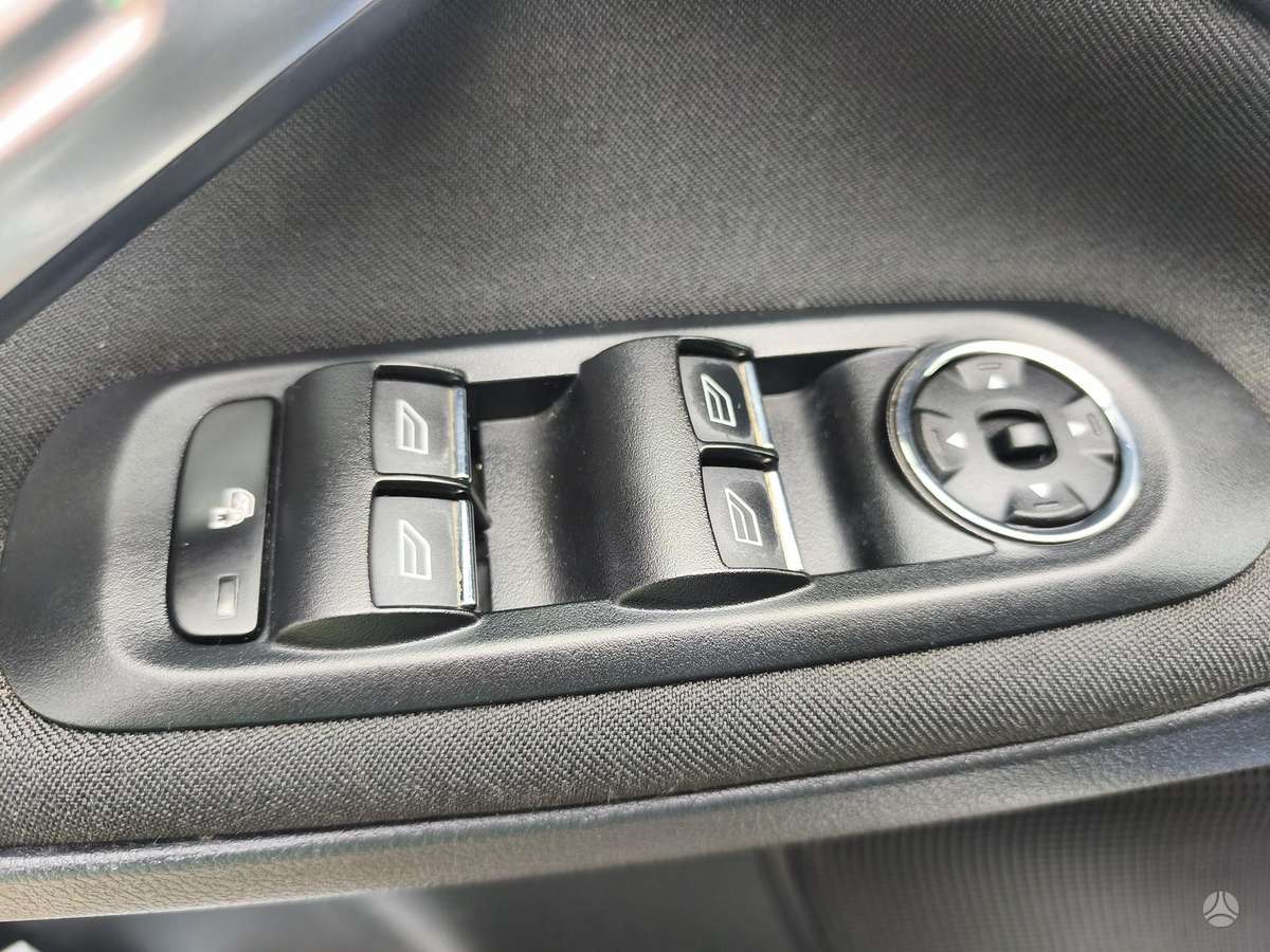 Ford Galaxy 2014 — фото 10