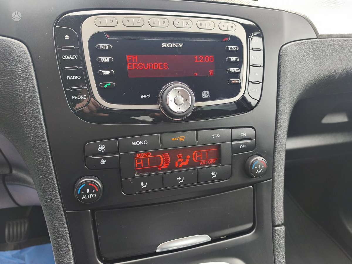 Ford Galaxy 2014 — фото 11