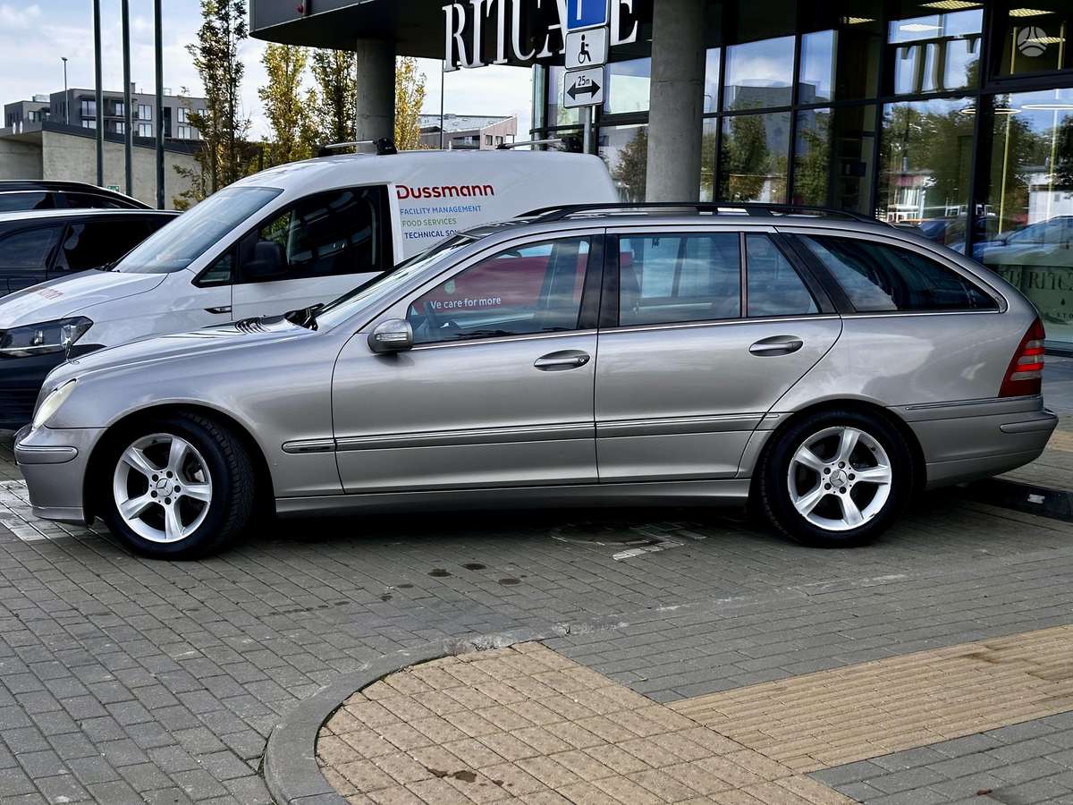 Mercedes-Benz C200 2004 — двигун 2148 cm³, 122 HP (90kW)