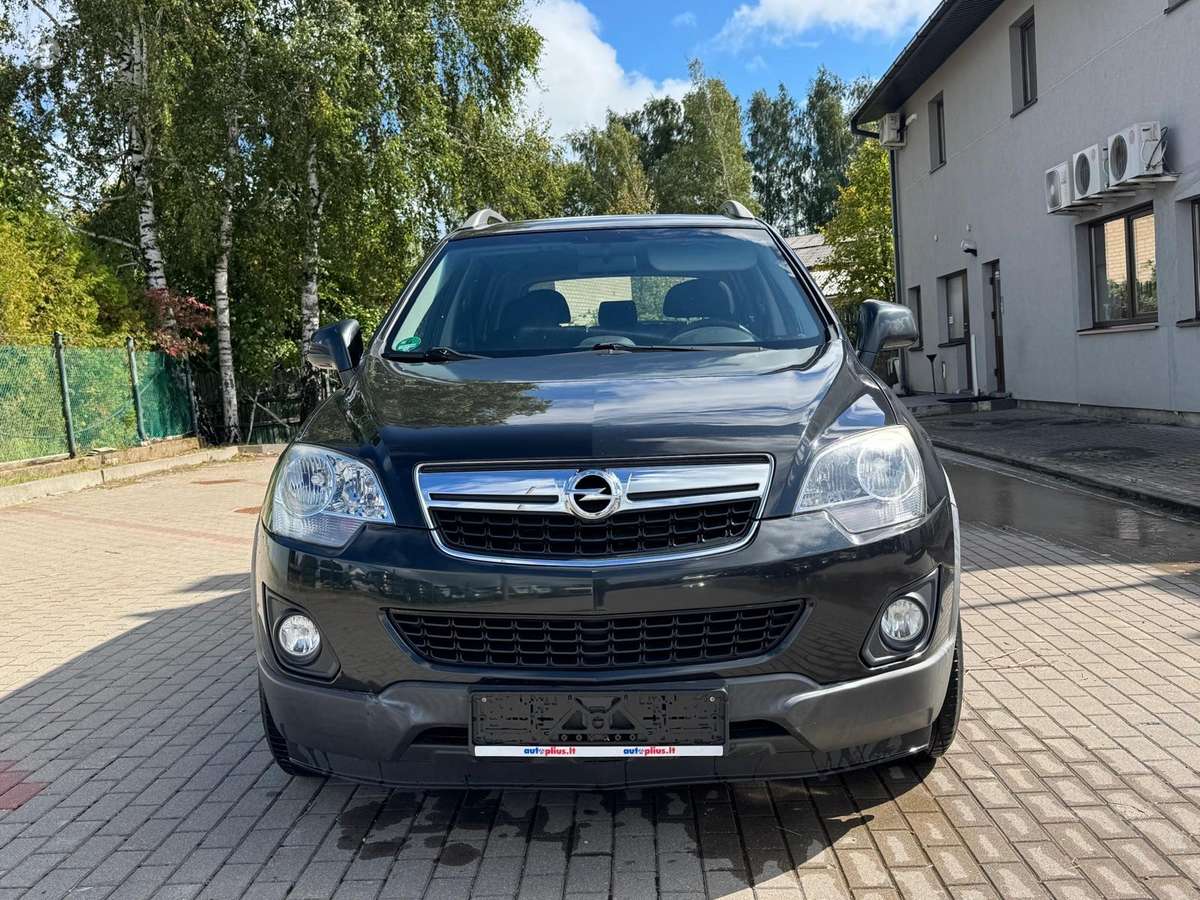 Opel Antara 2012 — rear view