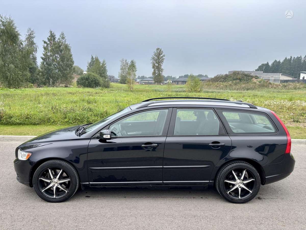 Volvo V50 2009 — photo 6