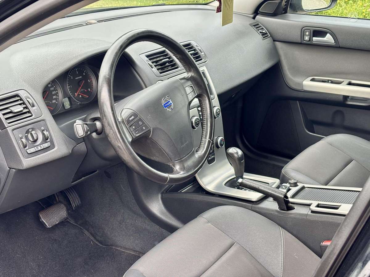 Volvo V50 2009 — photo 8