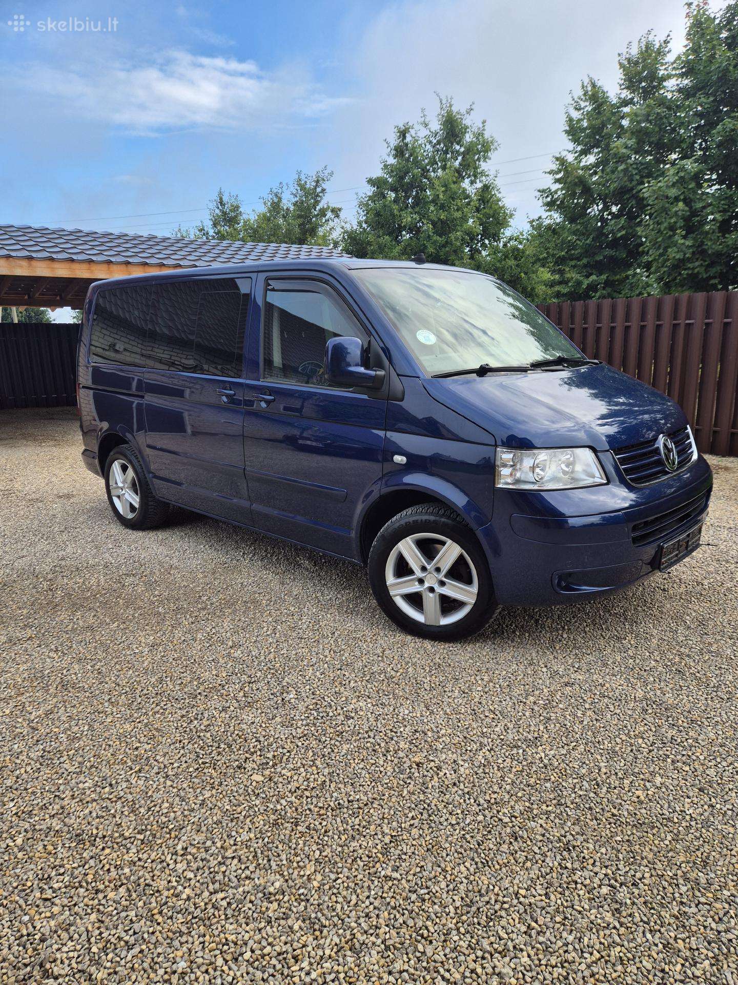 Volkswagen Multivan 2004 — rear view