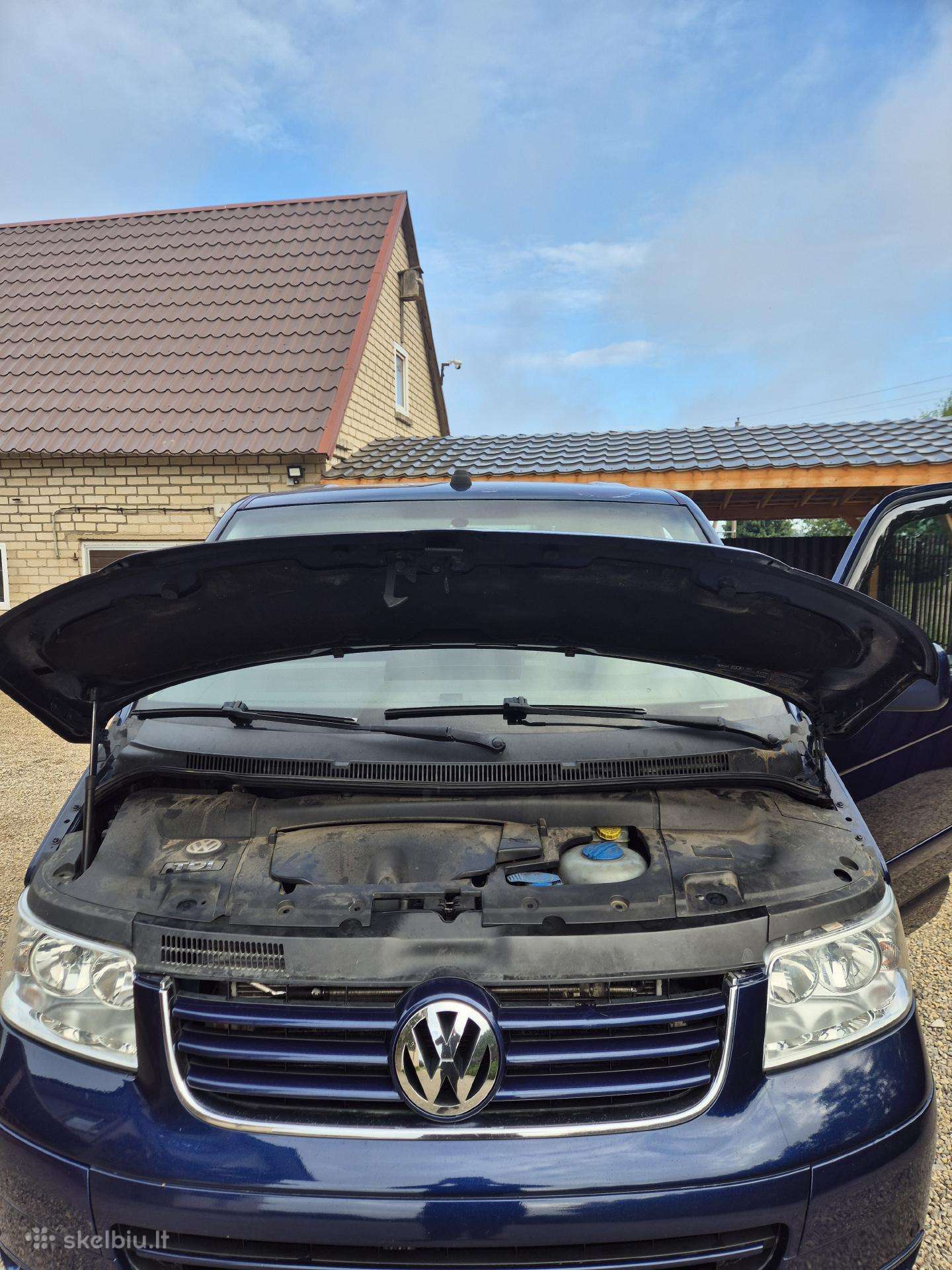 Volkswagen Multivan 2004 — engine 2500 cm³, 131 HP (96kW)