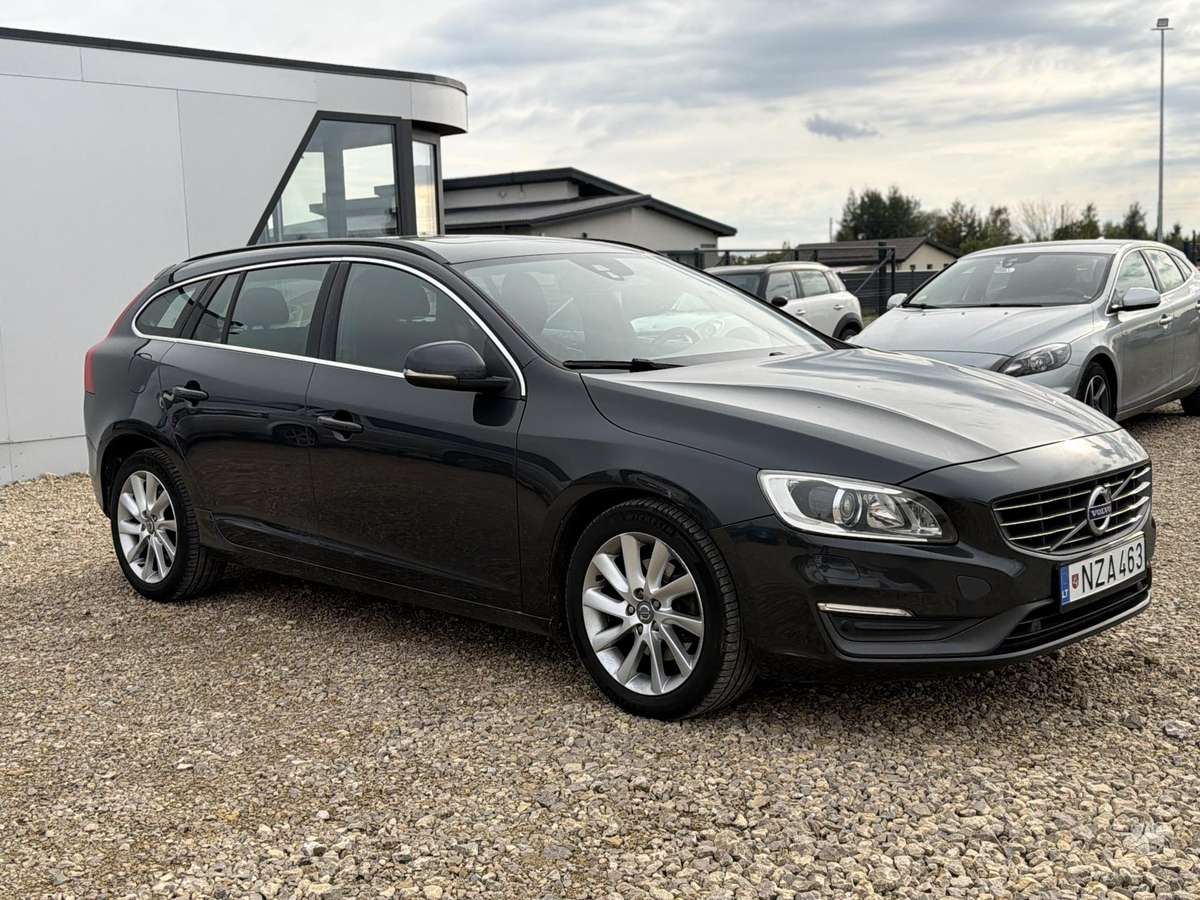 Volvo V60 2014 — салон