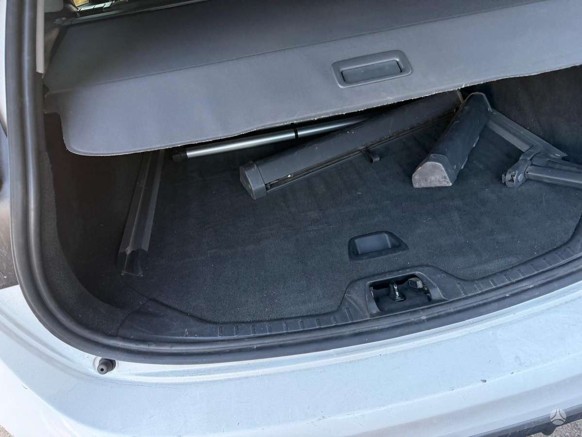 Volvo V60 2012 — photo 23