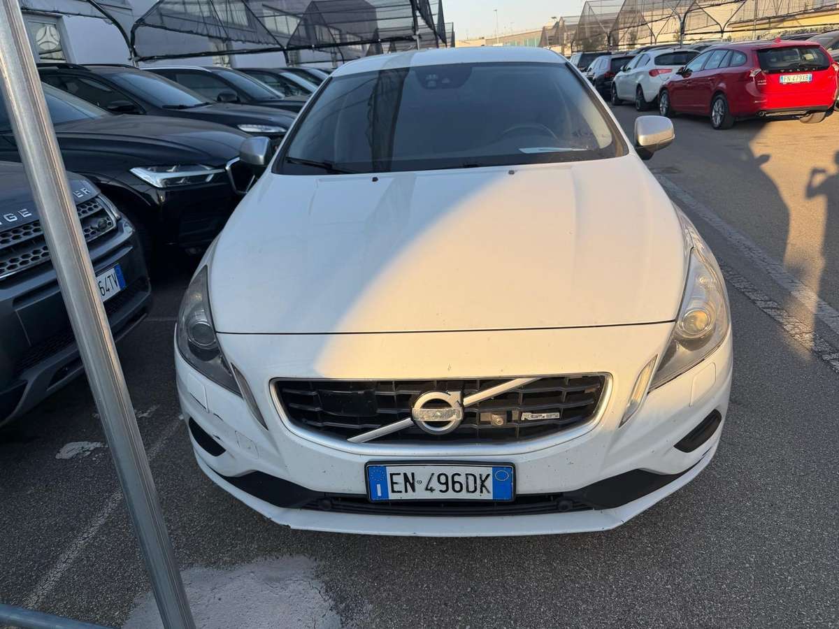 Volvo V60 2012 — interior