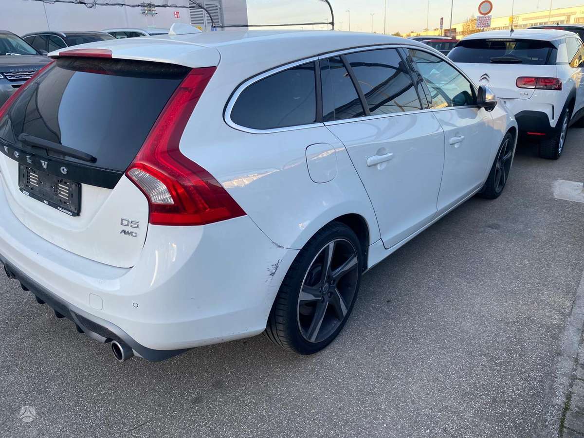 Volvo V60 2012 — photo 5