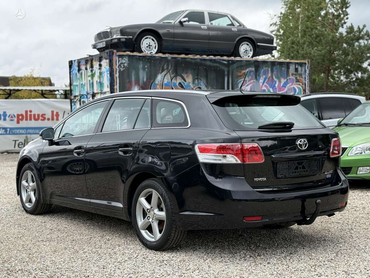 Toyota Avensis 2010 — engine 1995 cm³, 126 HP (93kW)