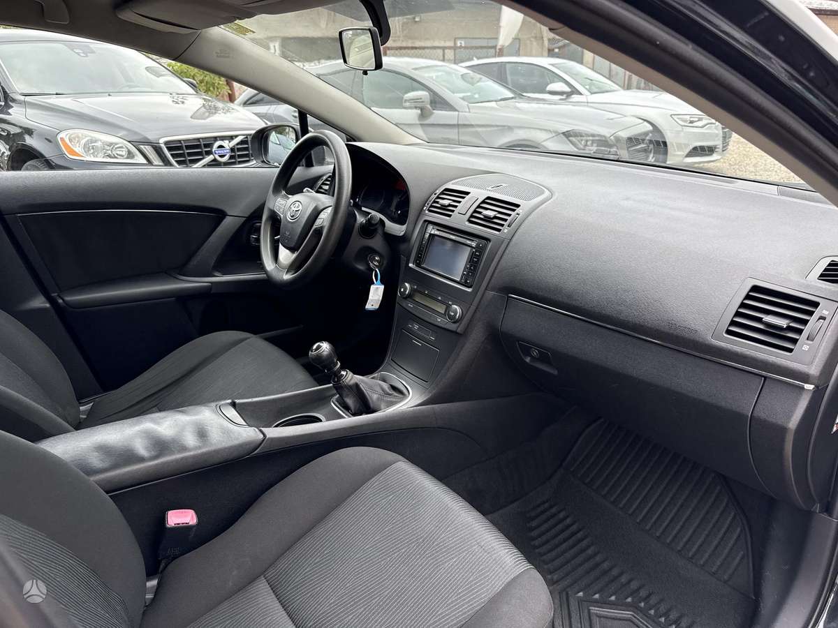 Toyota Avensis 2010 — photo 6