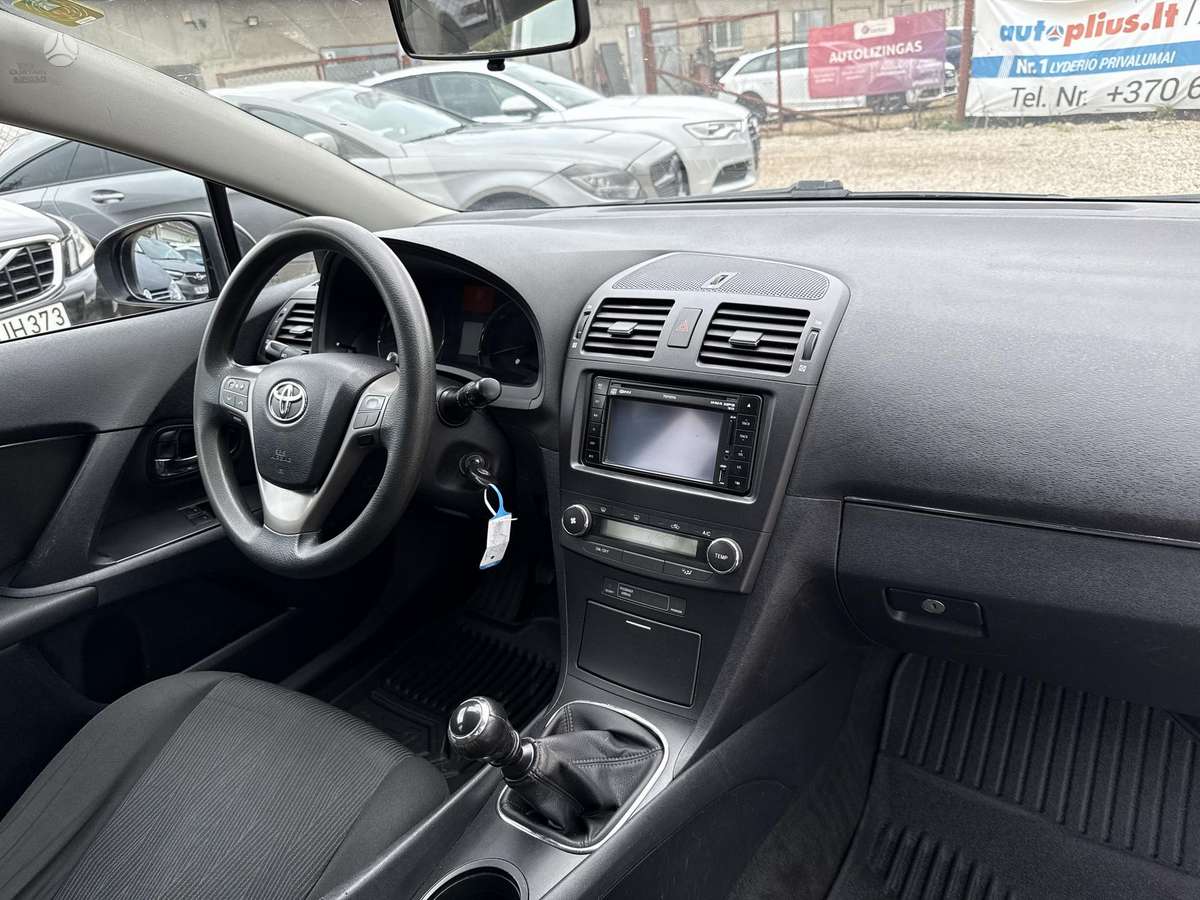 Toyota Avensis 2010 — photo 7