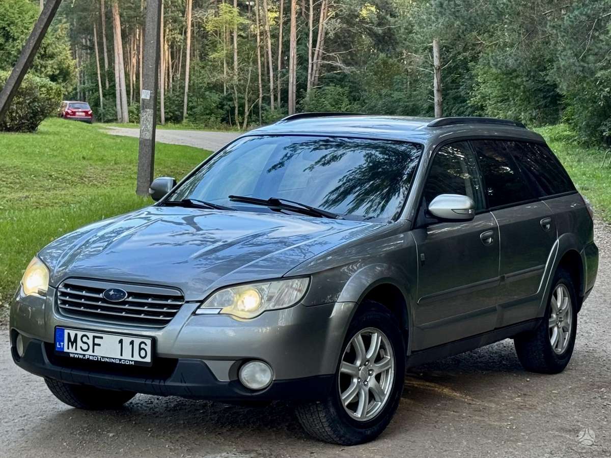 Subaru Outback 2009 — rear view