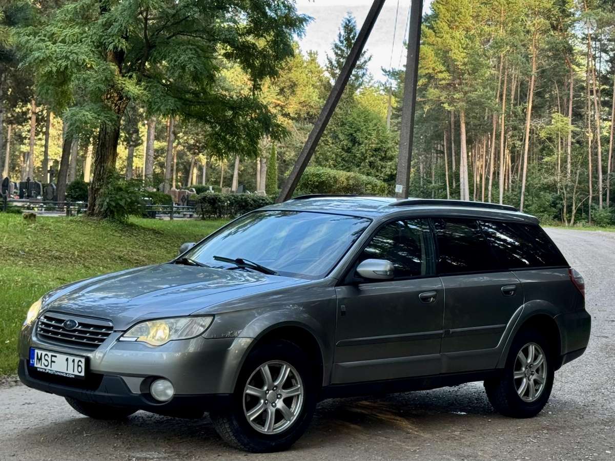 Subaru Outback 2009 — interior