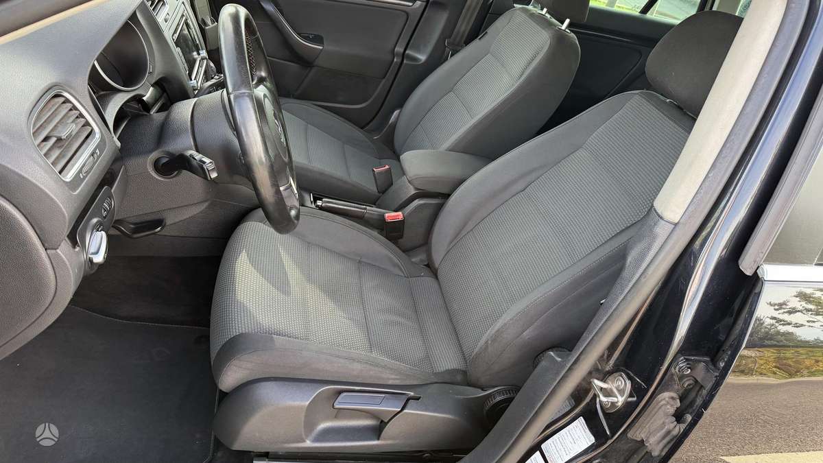 Volkswagen Golf 2012 — photo 16