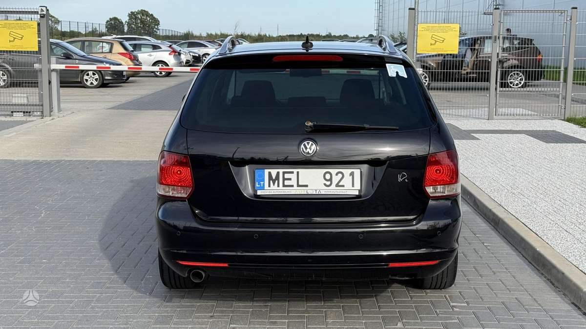 Volkswagen Golf 2012 — engine 1598 cm³, 105 HP (77kW)
