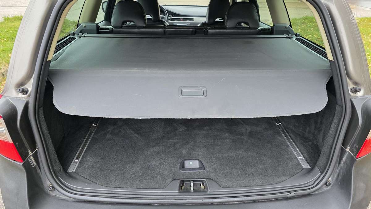 Volvo XC70 2007 — photo 35