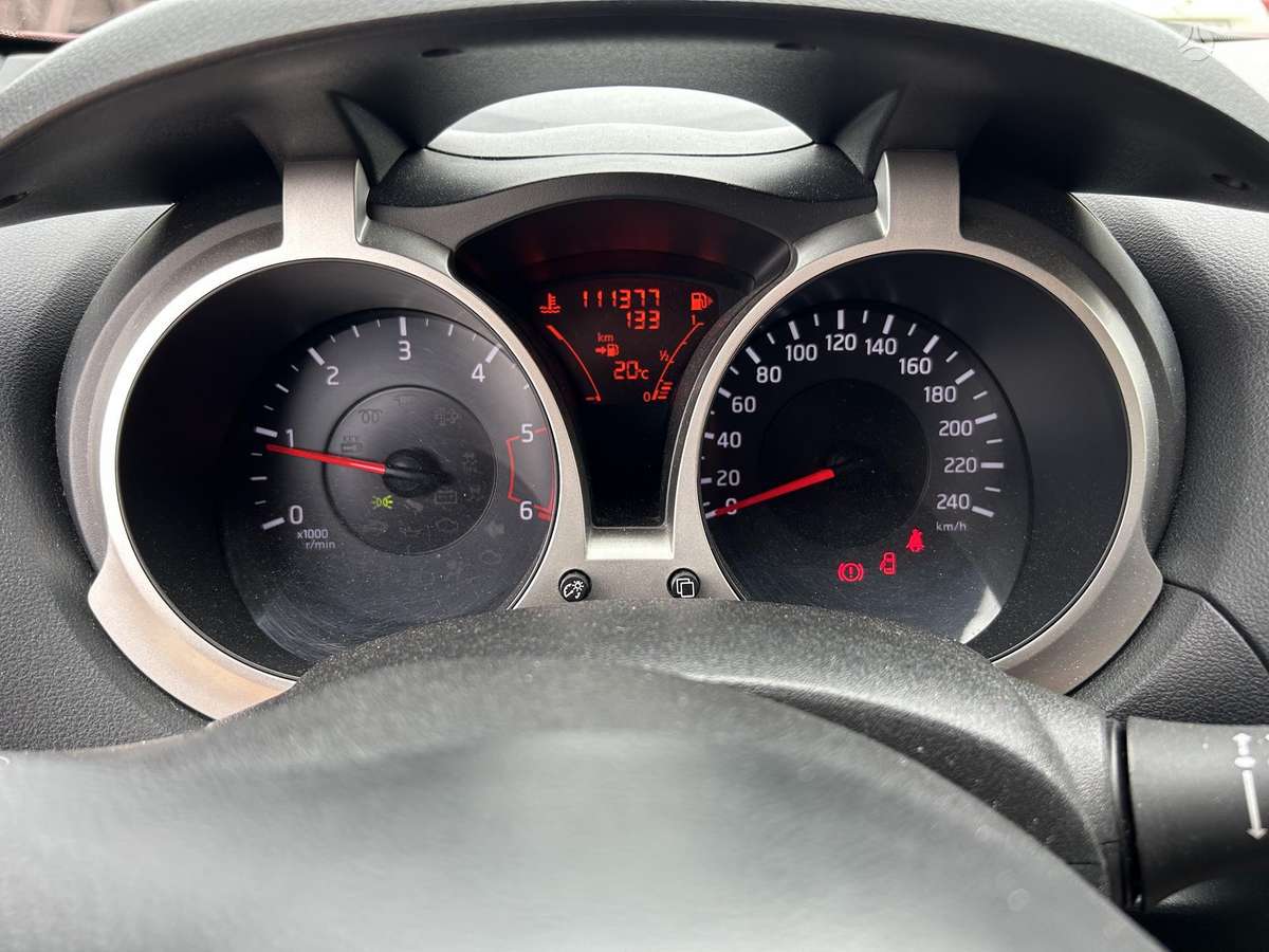 Nissan Juke 2012 — photo 7