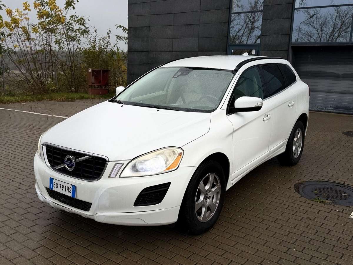 Volvo XC60 2012 — двигун 2400 cm³, 163 HP (120kW)