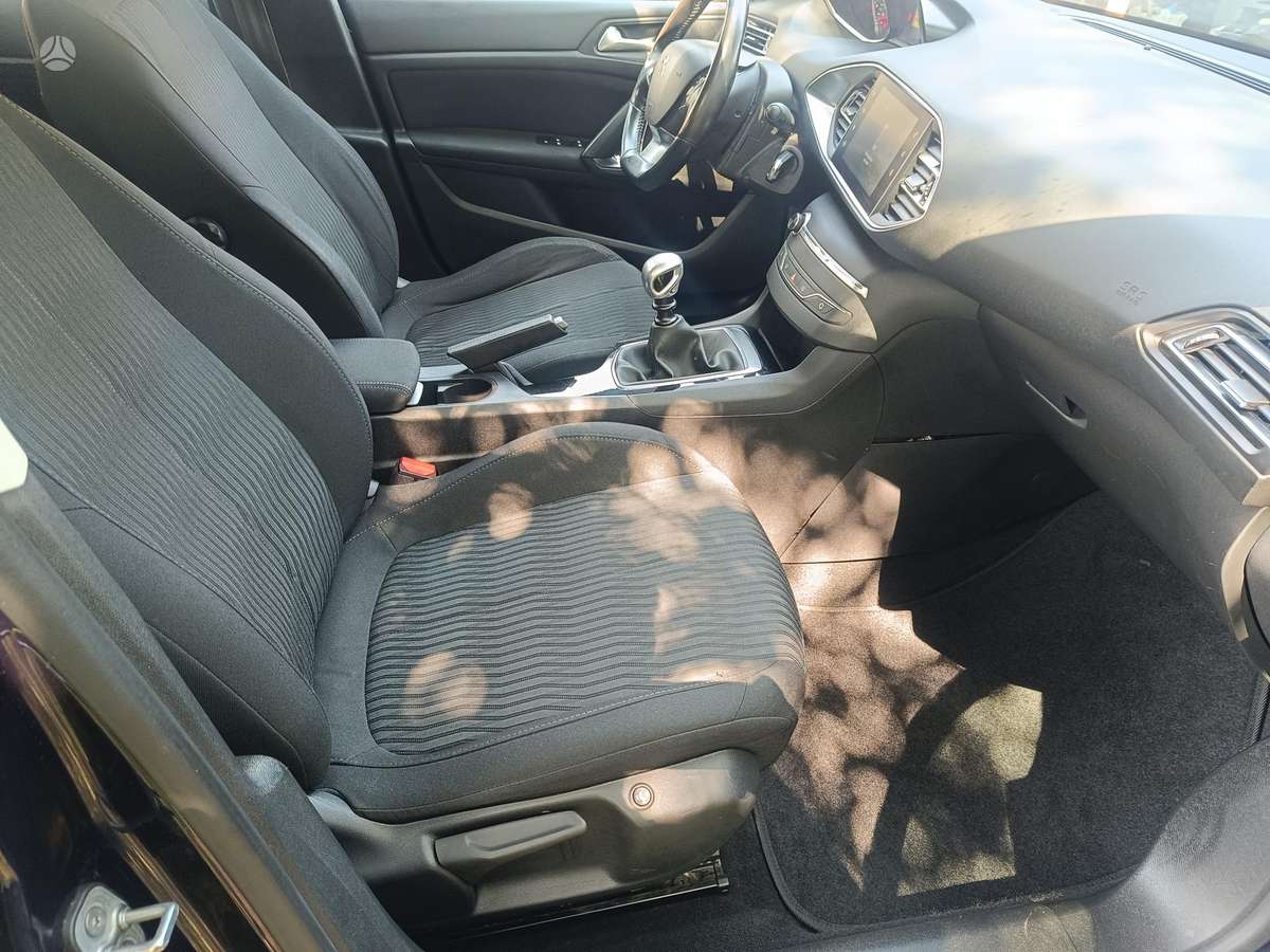 Peugeot 308 2015 — photo 11