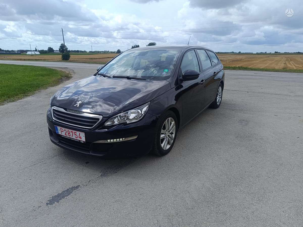 Peugeot 308 2015 — rear view