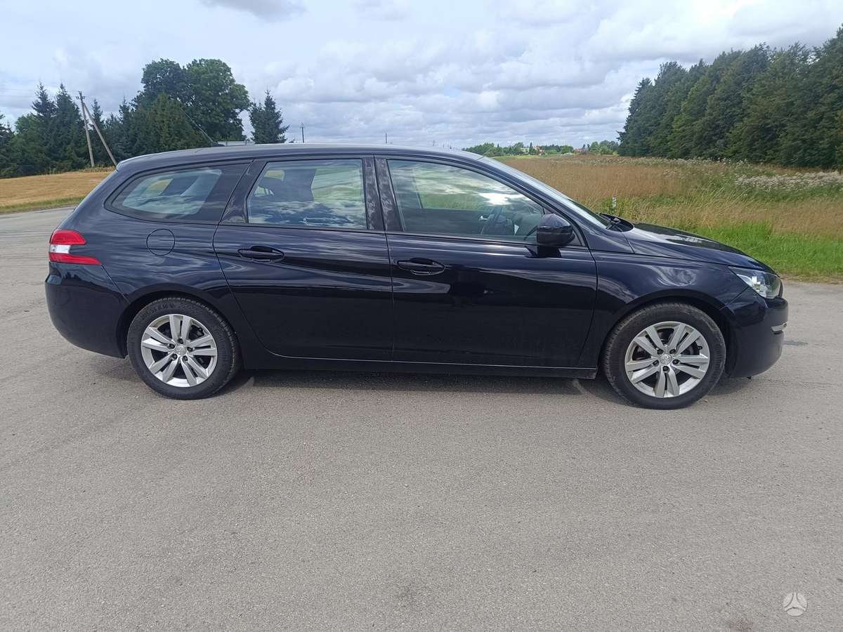 Peugeot 308 2015 — interior